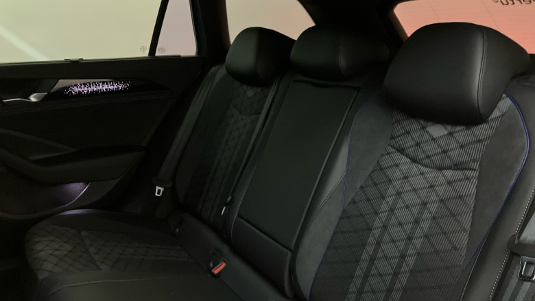 Volkswagen Passat 1.5 TSI eHybrid 272 R-Line 5dr DSG Estate